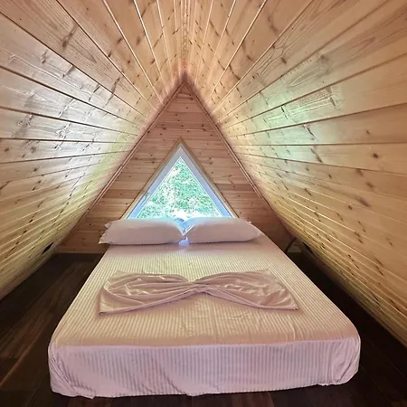 Ronis Place Hotel 4*