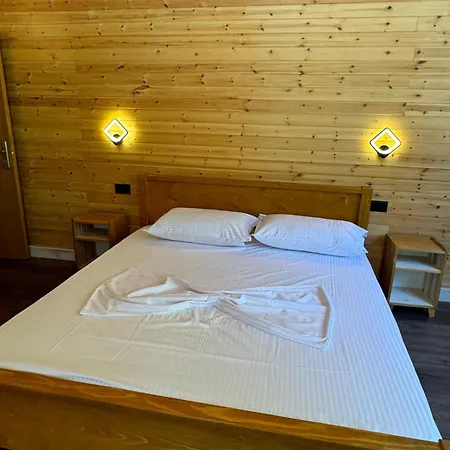 Ronis Place 4*
